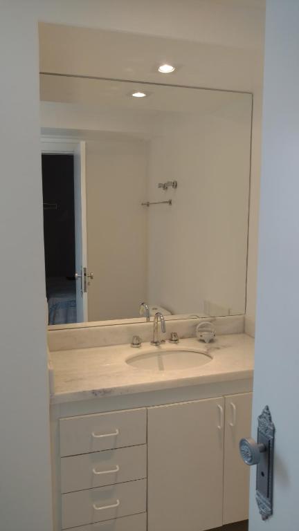  Cobertura Triplex na Enseada com Piscina Privativa