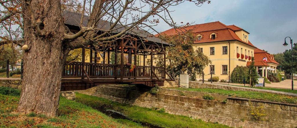 Budova, kde se hotel nachází