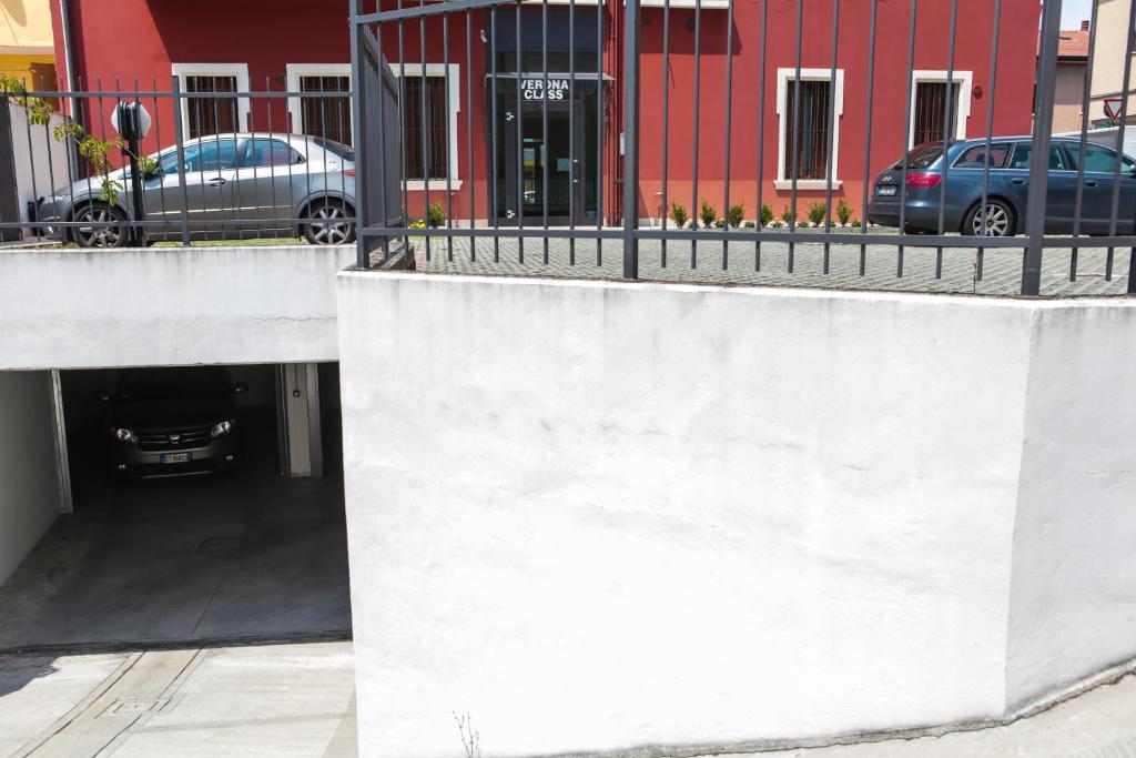 Zdjęcie z galerii obiektu Verona Class ApartHotel "Residenze del Cuore" w Weronie