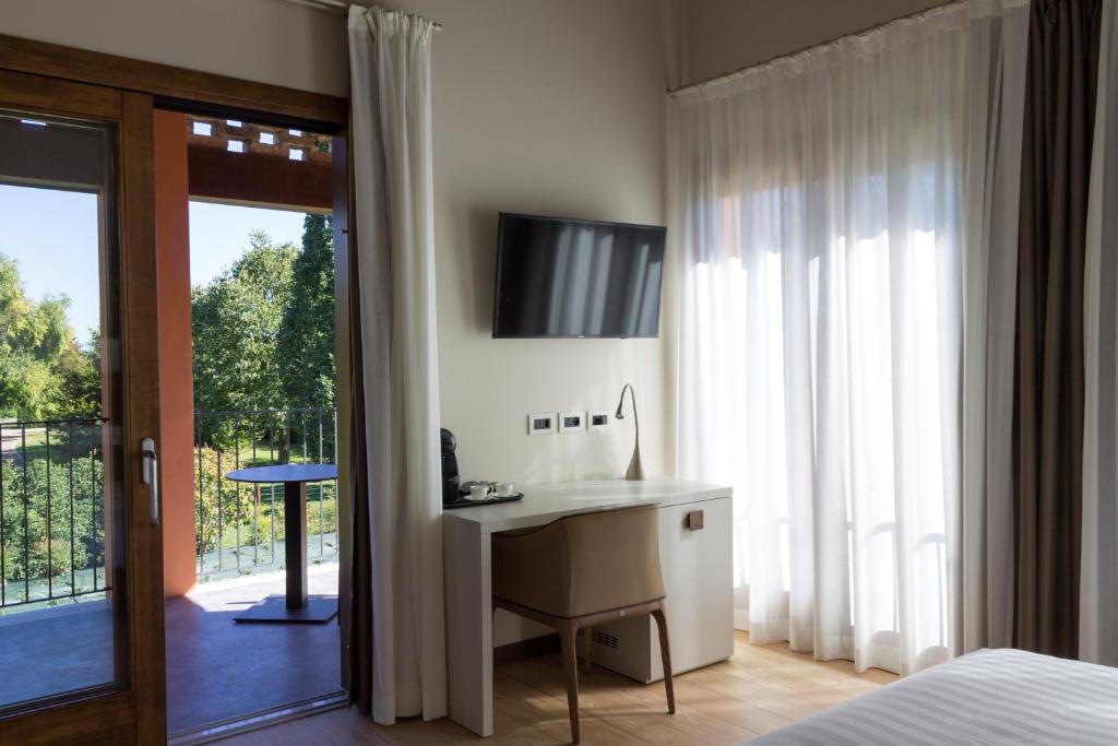 TV a/nebo společenská místnost v ubytování Crystal Luxury House