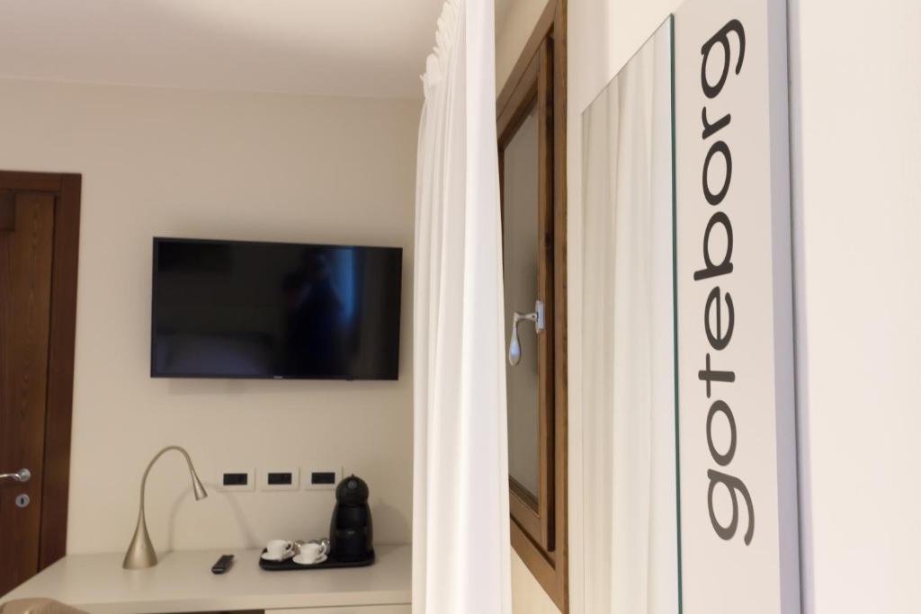 TV a/nebo společenská místnost v ubytování Crystal Luxury House