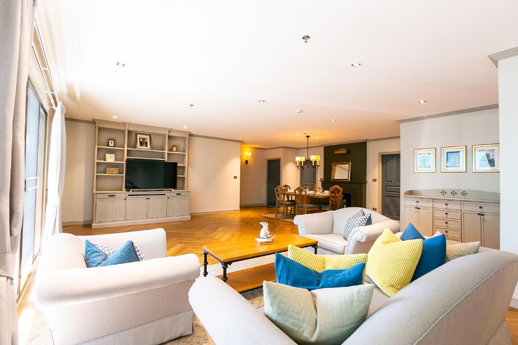 THEA Private Suites by TH District - 12