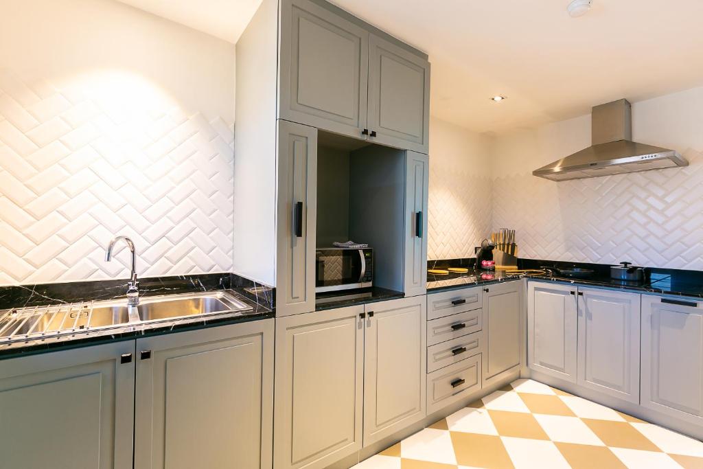 THEA Private Suites by TH District - Resim 39