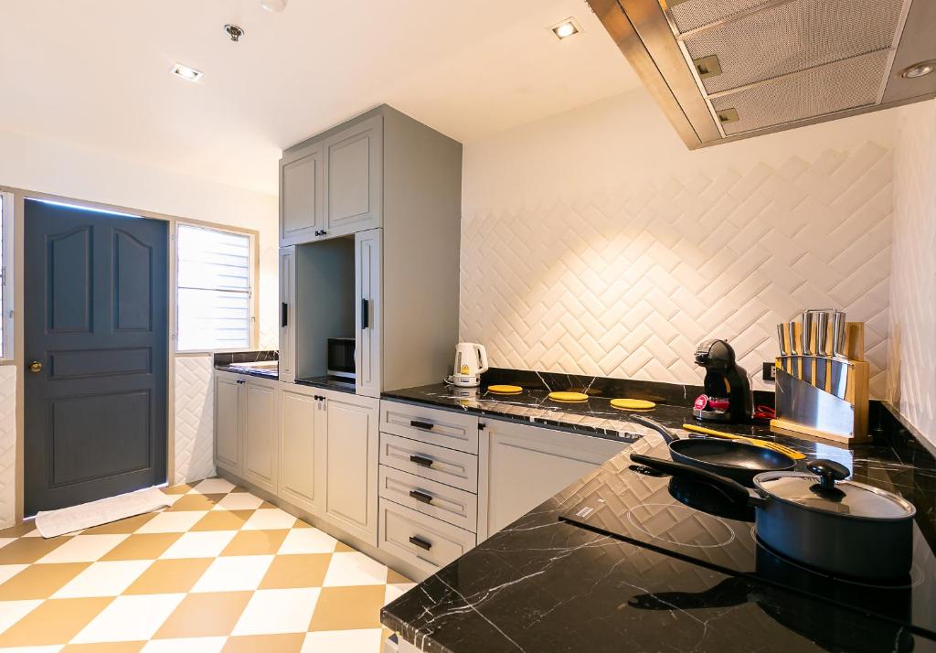 THEA Private Suites by TH District - Resim 18