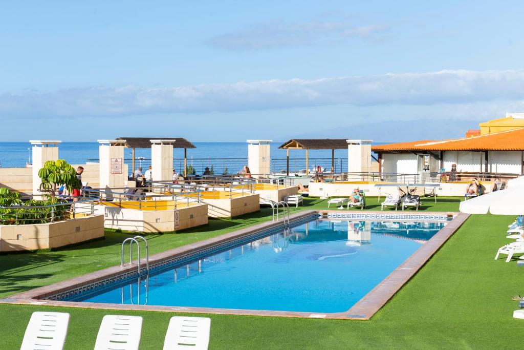 Bazén v ubytovaní Villa De Adeje Beach alebo v jeho blízkosti