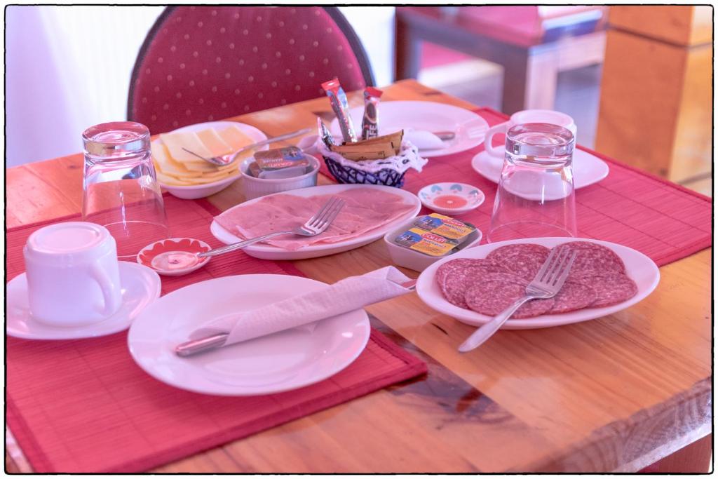 Jídlo v hostelu nebo okolí