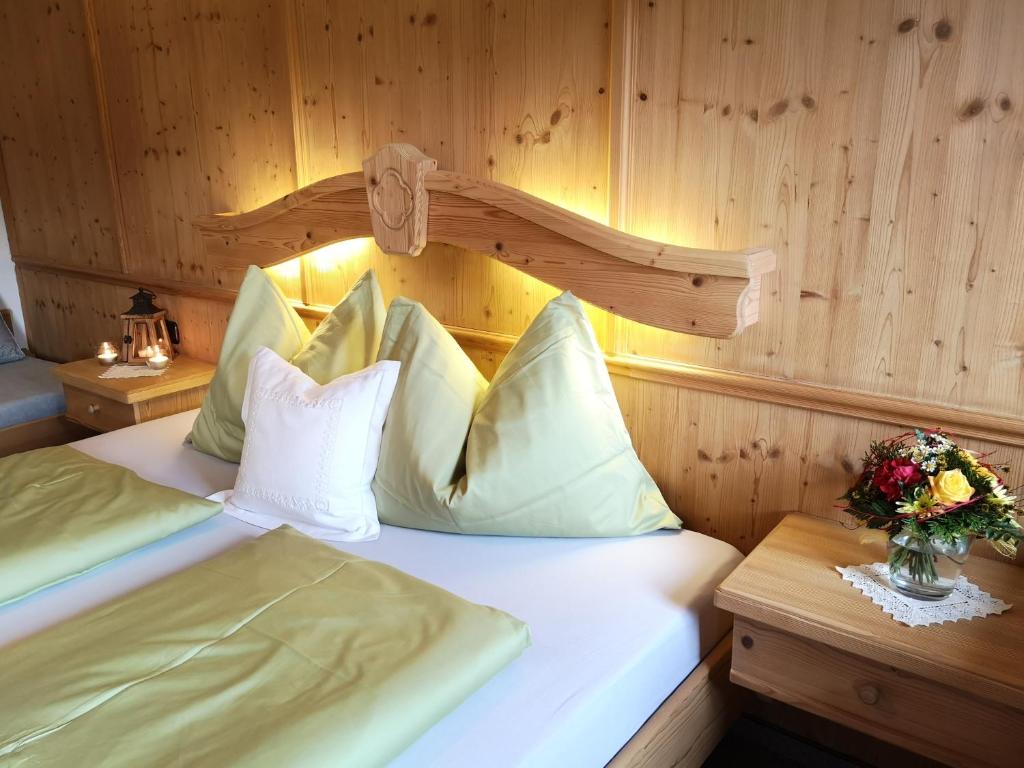 Postel nebo postele na pokoji v ubytování Vornbichlhof