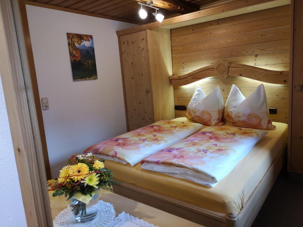 Postel nebo postele na pokoji v ubytování Vornbichlhof