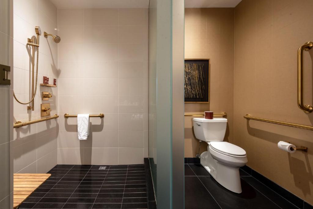 Residence Inn by Marriott Chicago Downtown Magnificent Mile photo