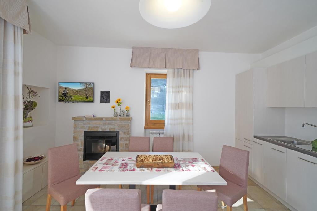 Kuchnia lub aneks kuchenny w obiekcie Villa delle Querce