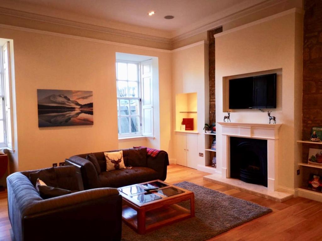 Luxury Apartment in Elie House