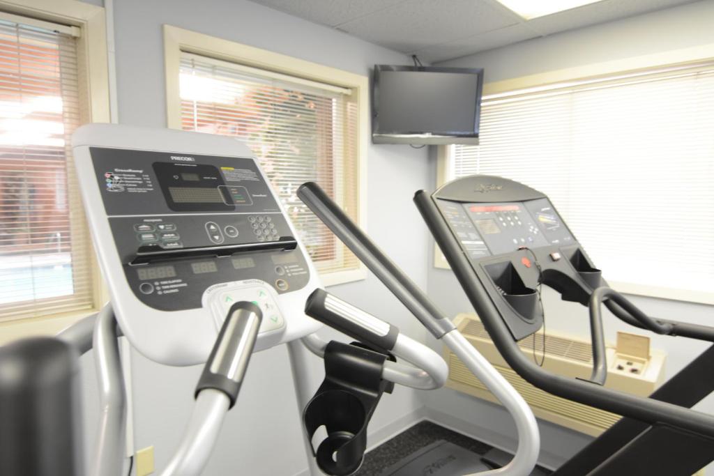 Fitness centrum a/nebo fitness zařízení v ubytování Century Hotel
