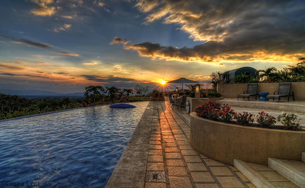 Bazén v ubytování Xandari Resort & Spa nebo v jeho okolí