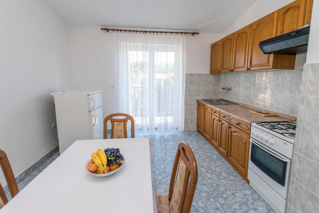 Una cocina o zona de cocina en Apartments Matejka I