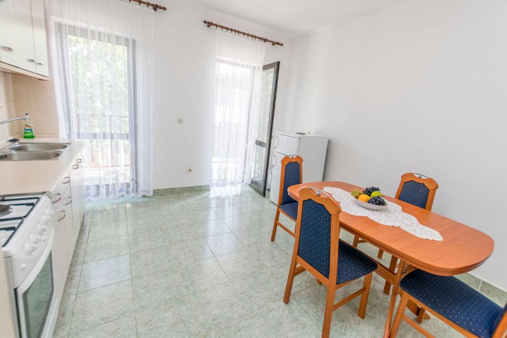 Kuchyň nebo kuchyňský kout v ubytování Apartments Matejka