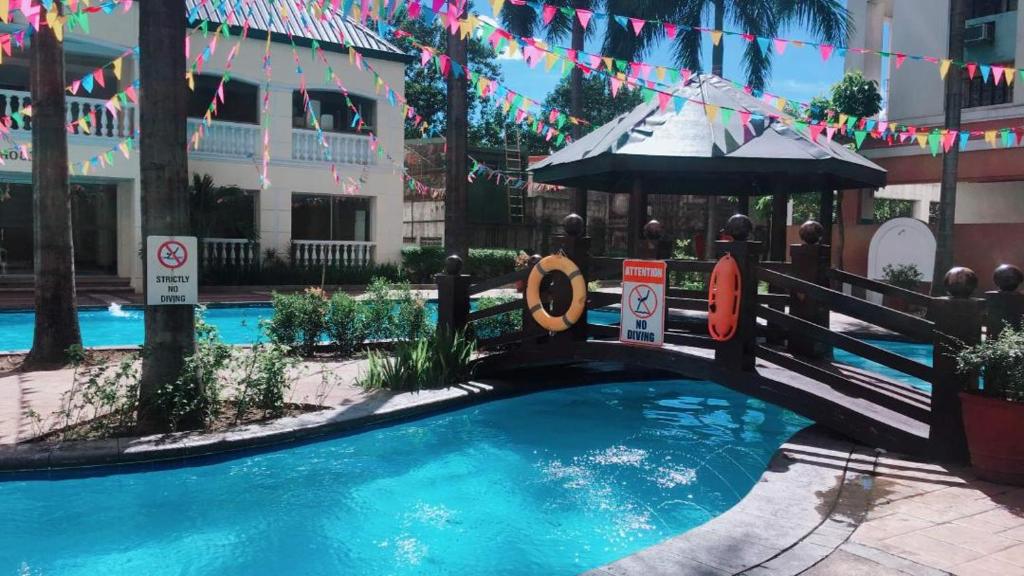 Affordable 2 BR 2 BA w/ Skycable, Netflix, & Amazon Prime - Appartement Avec Vue De La Piscine