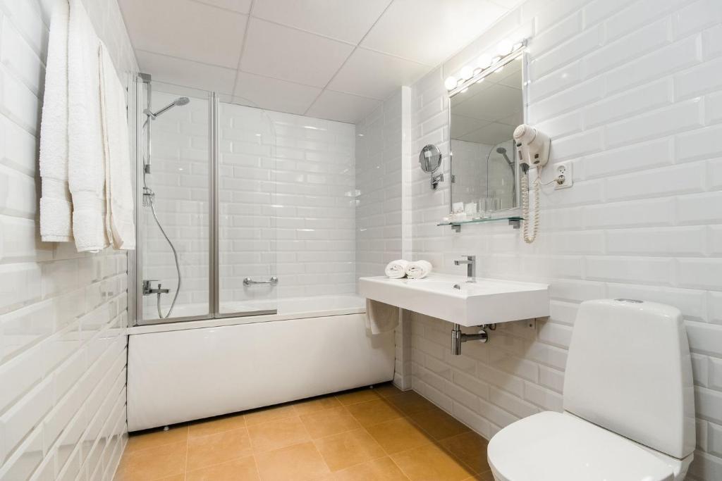 Koupelna v ubytování Hestia Hotel Draugi