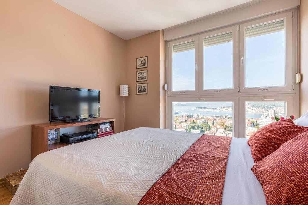 Posteľ alebo postele v izbe v ubytovaní Apartment Penthouse Ema