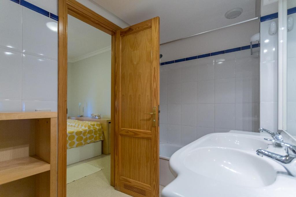 Koupelna v ubytování Comfortable Apartment in Salinetas Beach.