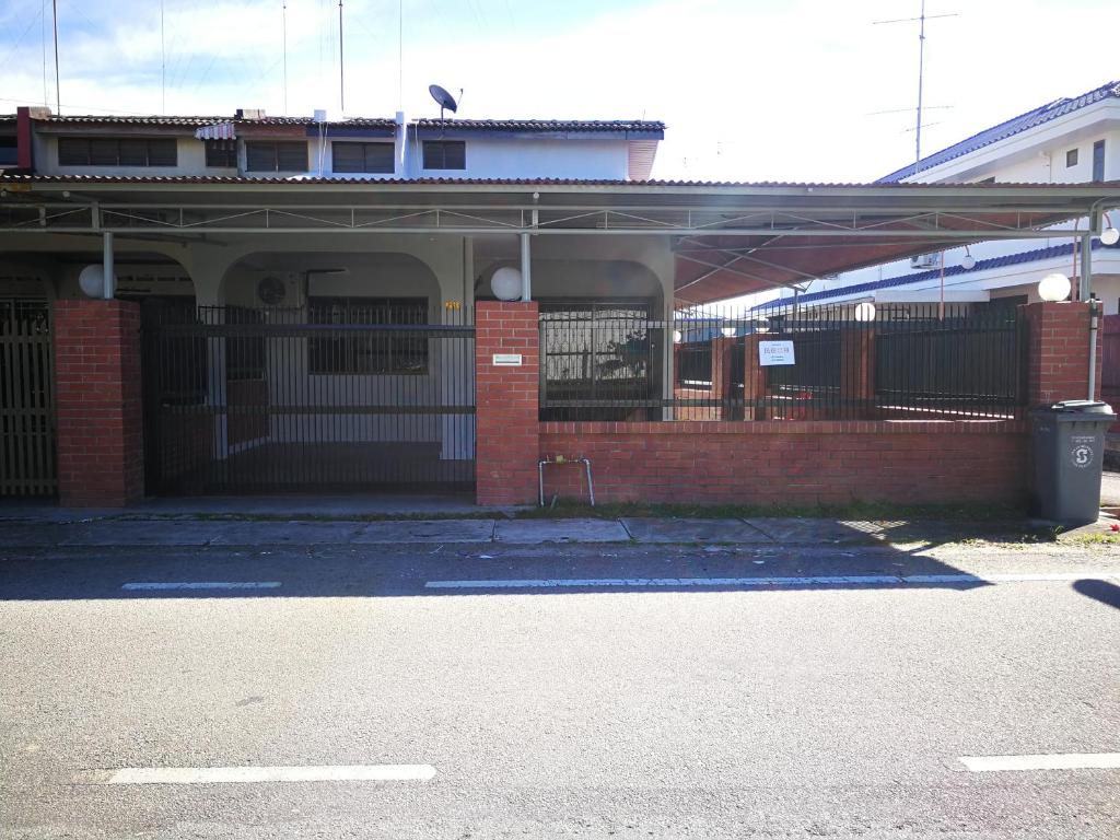 63 GUESTHOUSE - Housity