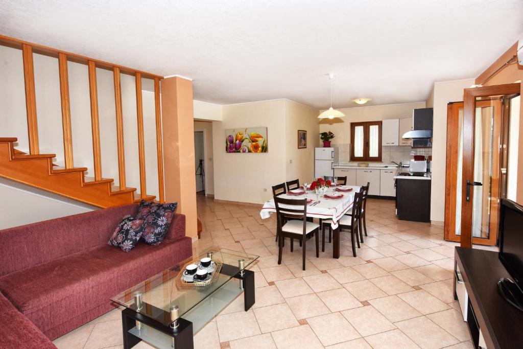 Kuchyň nebo kuchyňský kout v ubytování Villa Kmacici 377