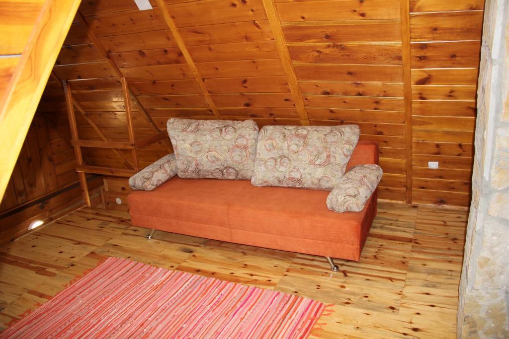 A seating area at Vila Zlatibor Tornik