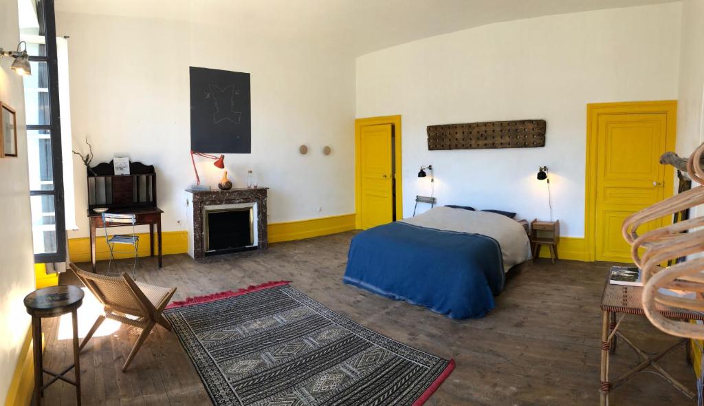 Postel nebo postele na pokoji v ubytování Maison CHA-RI-VA-RI