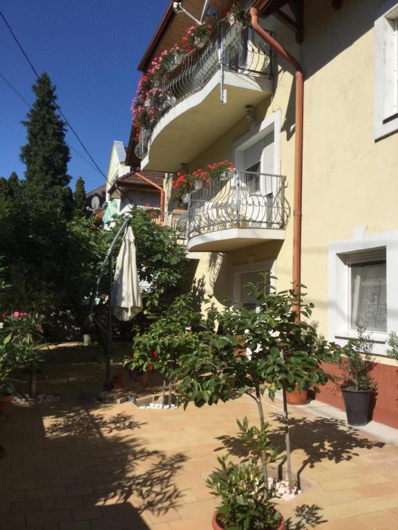 Budova, v ktorej sa apartmán nachádza