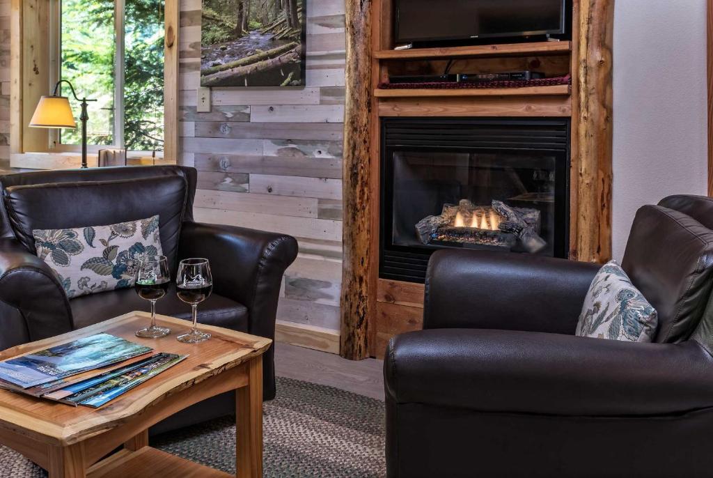 Posezení v ubytování Carson Ridge Luxury Cabins