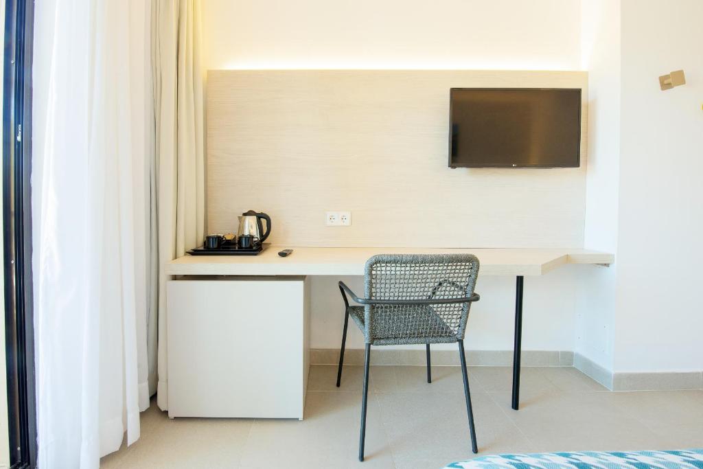Кухня или мини-кухня в Hotel Playa Mondrago

