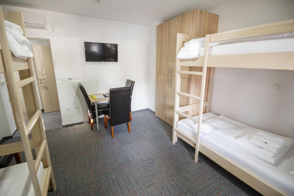 Hostel Mali Pariz - 9