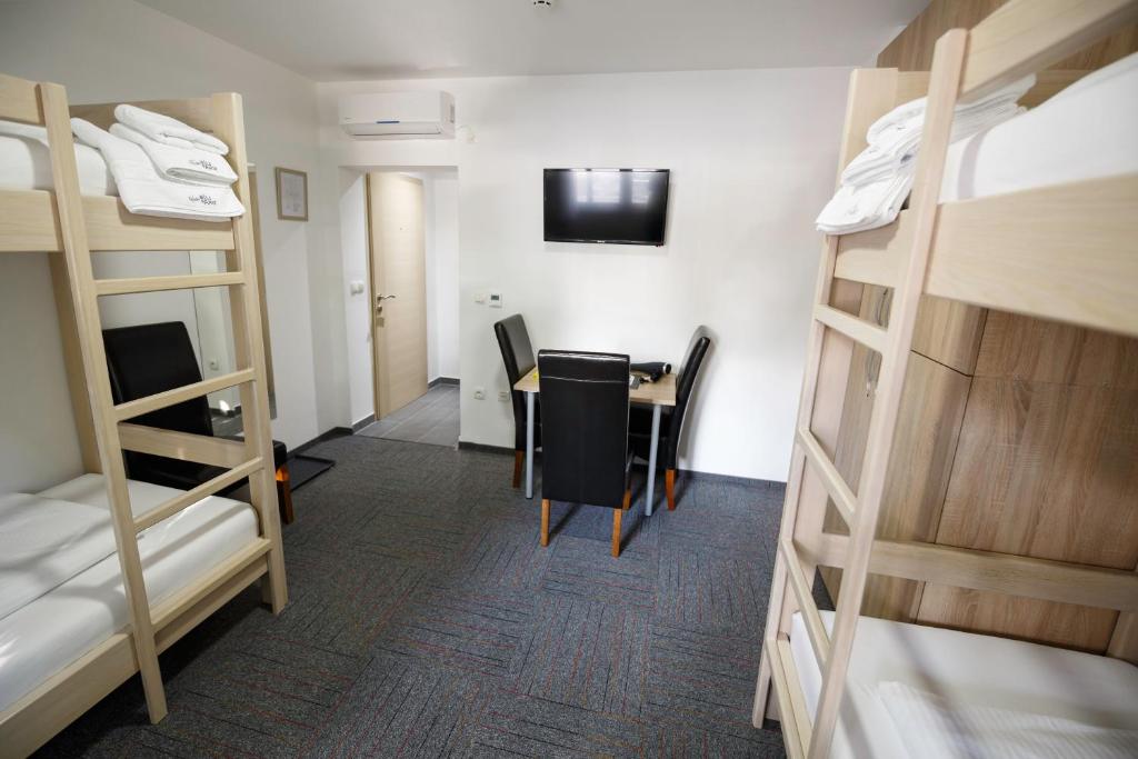 Hostel Mali Pariz - 10