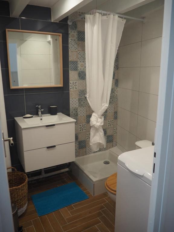 Photo de la galerie de l'établissement Le globe, à Vaulnaveys-le-Haut