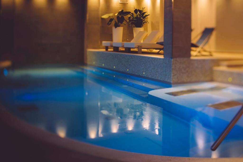 Olivi Hotel & Natural Spaの敷地内または近くにあるプール