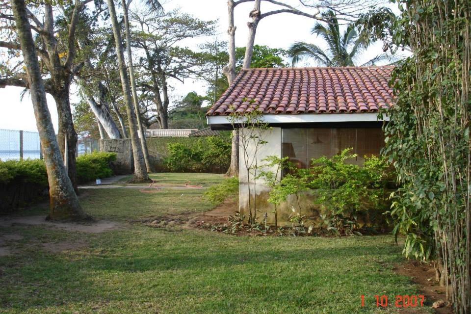  Ilhabela Beach House