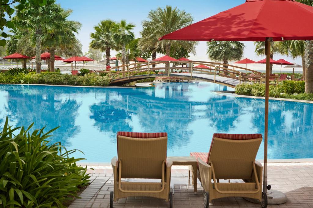 Bazén v ubytování Khalidiya Palace Rayhaan by Rotana, Abu Dhabi nebo v jeho okolí