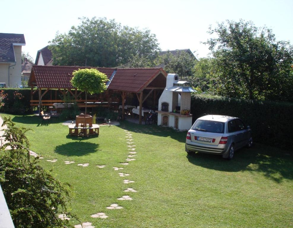 Zahrada ubytování Jankó Apartman