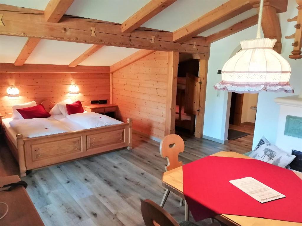 Posteľ alebo postele v izbe v ubytovaní Hotel Gut Kramerhof