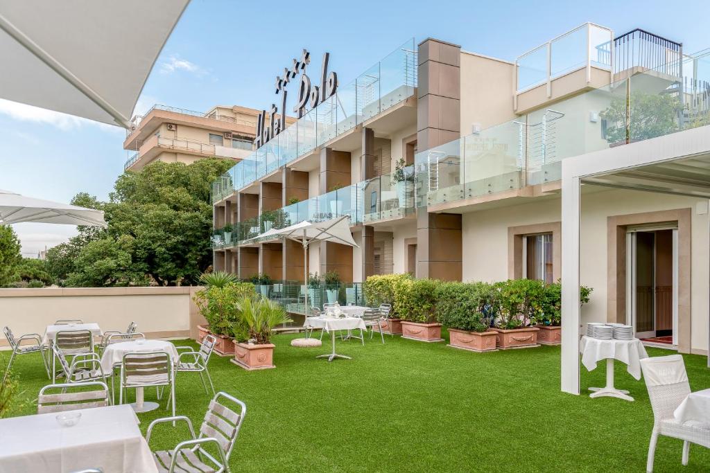 Vonkajšia záhrada v ubytovaní Hotel Polo