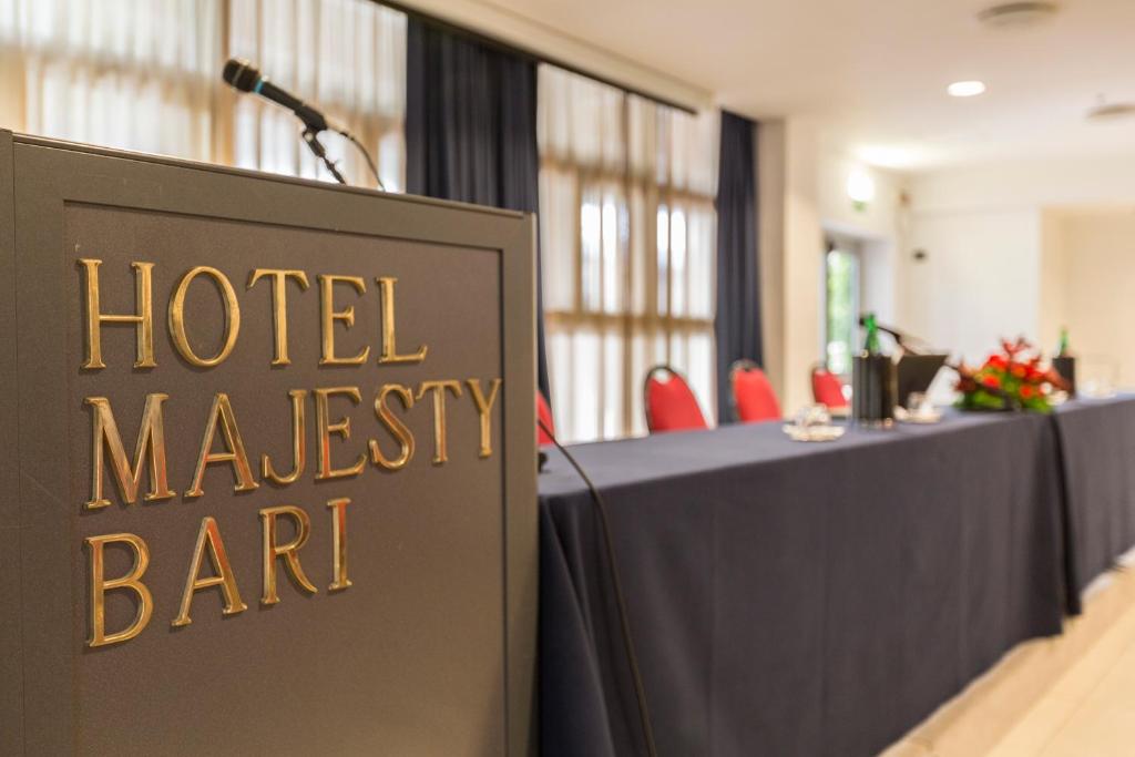 Certifikát, hodnocení, plakát nebo jiný dokument vystavený v ubytování Hotel Majesty Bari