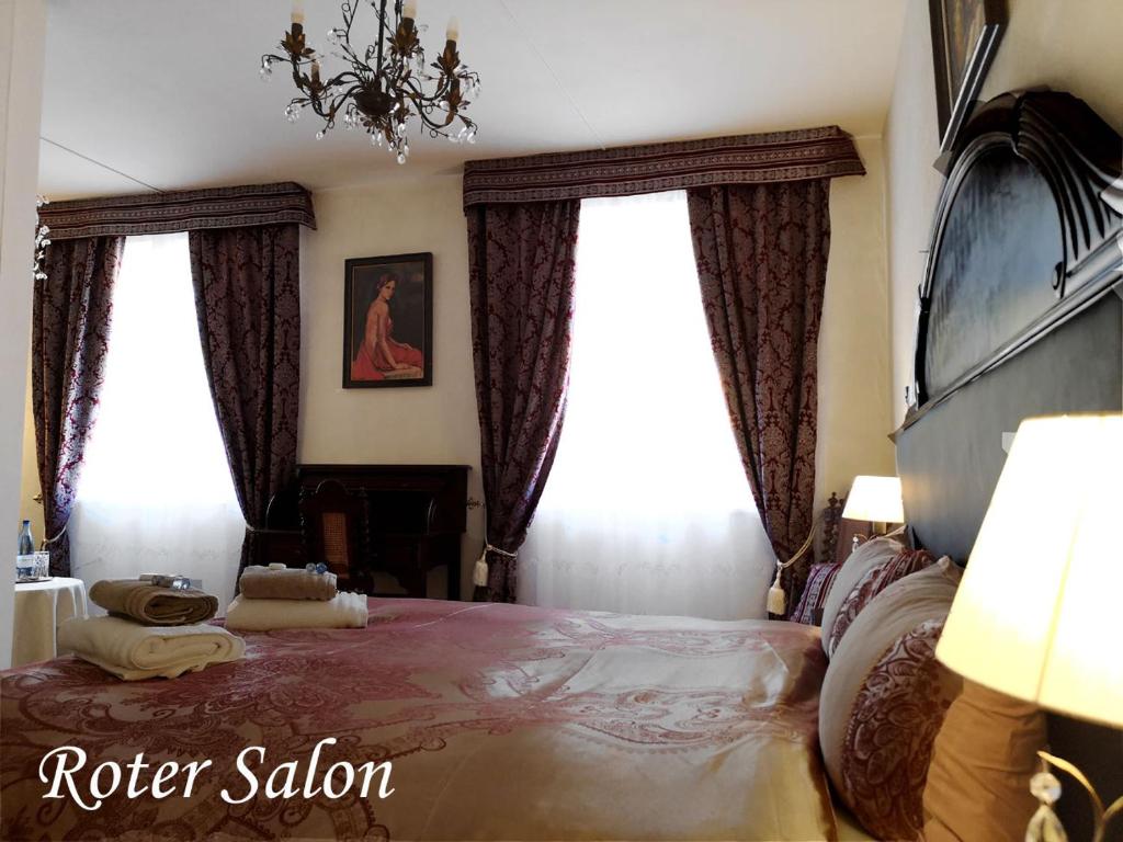 Postel nebo postele na pokoji v ubytování Hotel Adler