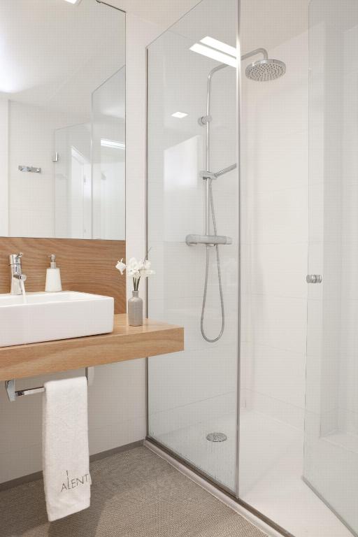 Koupelna v ubytování Alenti Sitges Hotel