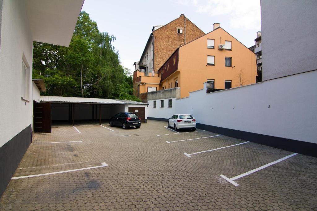 Garden Hotel - Resim 4