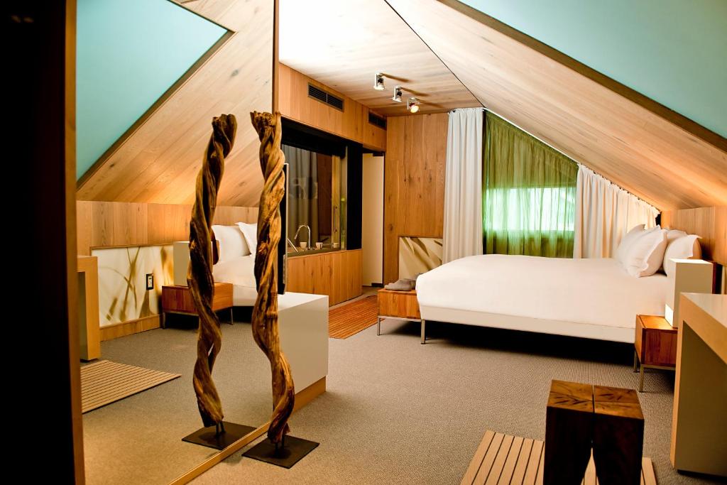 Postel nebo postele na pokoji v ubytování Sofitel Munich Bayerpost