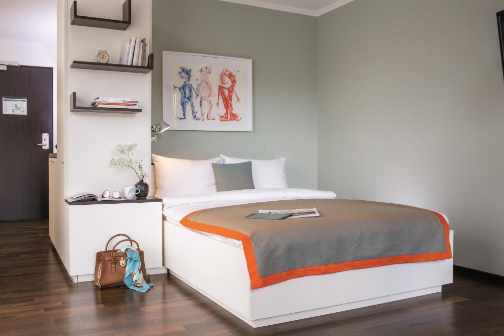 THE FLAG Zürich - Business Double Room (55 In Bed Width)