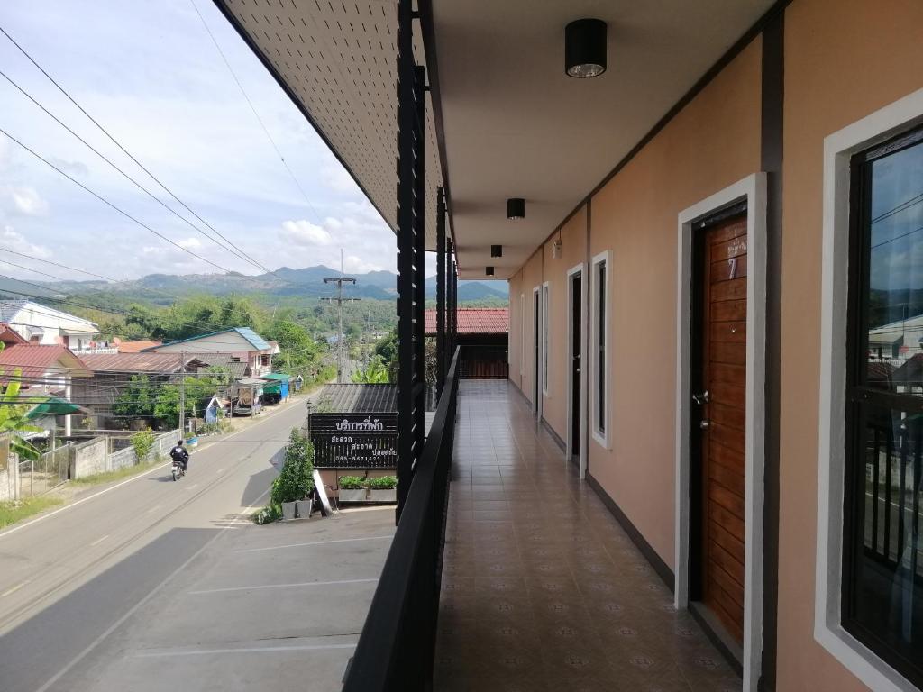 Nespecifikovaný výhled na hory nebo výhled na hory při pohledu z hotelu