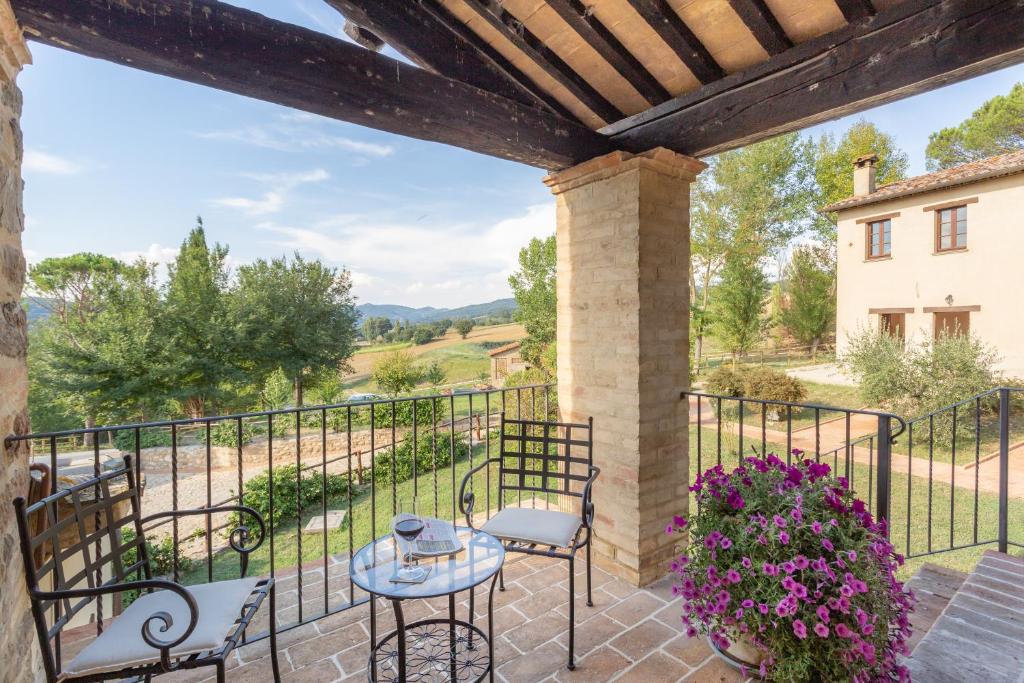 GH Borgo Pulciano Agriturismo - Suite With Hot Tub