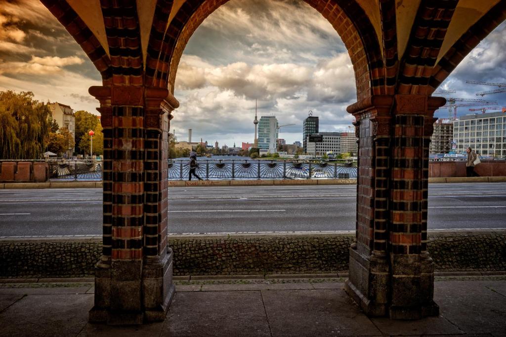 Nespecifikovaný výhled na destinaci Berlín nebo výhled na město při pohledu z hotelu