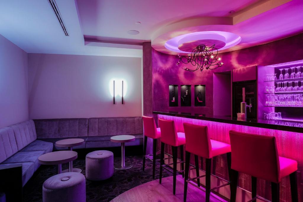 Lounge nebo bar v ubytování Hotel Burgblick