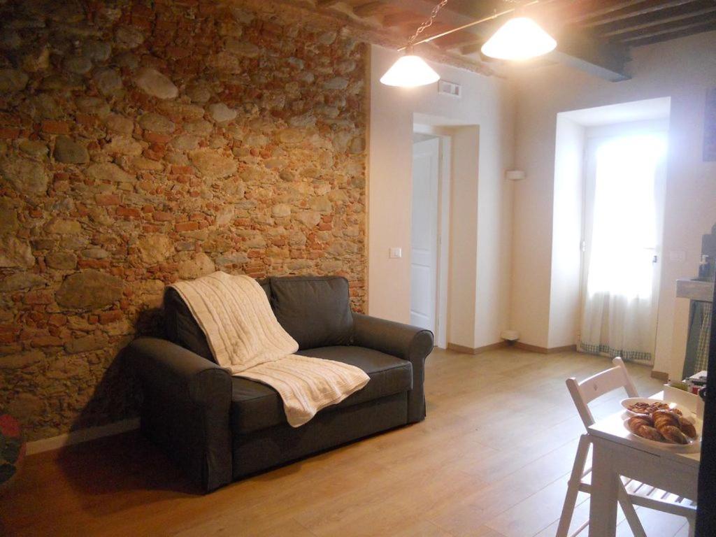 Zdjęcie z galerii obiektu Appartamento URANIA - LE MUSE w mieście Pietrasanta